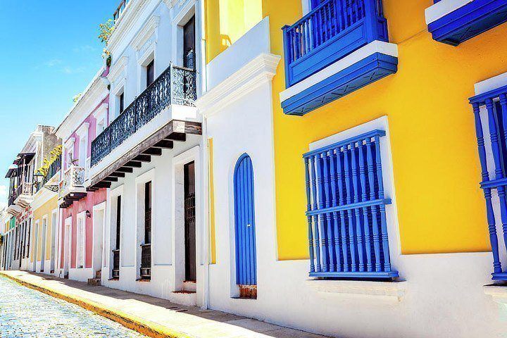 Walking tour through the street of Old San Juan